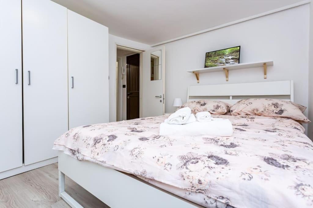 Apartment Adorno 2 - Affitti Brevi Italia Genua Buitenkant foto